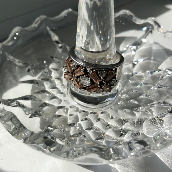 Sterling silver crystal design ring - Picture 4 of 6